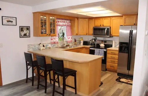 Mountain Home House | Umbrella J Getaway- Fully Remodeled 4 Bedroom Home