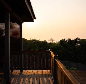 Rote Island House | Ume Lelendo