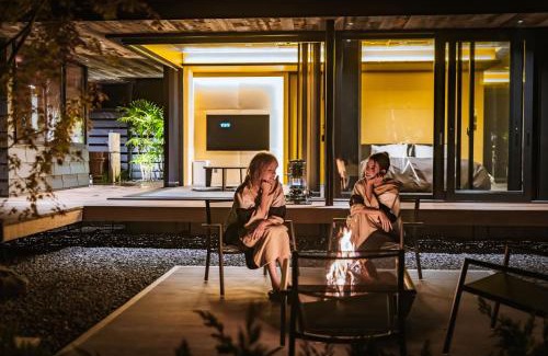 Aoi Ward Hotel | UMEGASHIMA DRIVEｰIN ＆ SAUNA VILLA