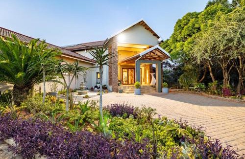 Hluhluwe Cabin | Umfomothi Lodge