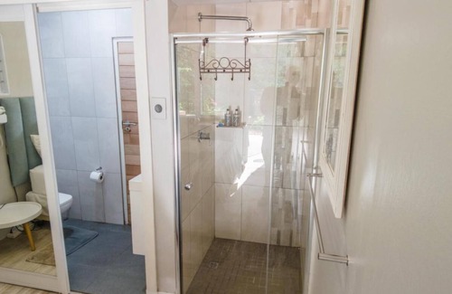 La Lucia House | Umhlanga Lodge Private entrance and dining area