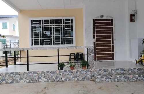 Tawau House | Ummik Homestay