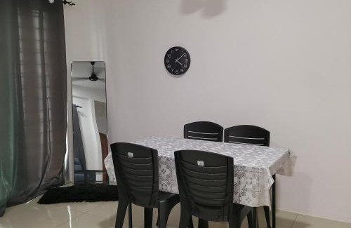 Tawau House | Ummik Homestay
