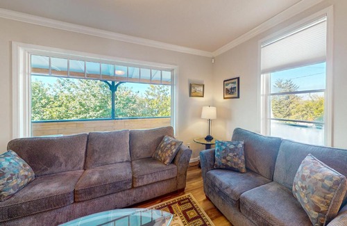 Gardiner House | Umpqua Overlook