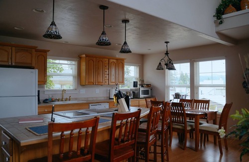 Elkton House | Umpqua Wine Country Cottage