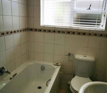 Melville Apartment | Umzumbe 2