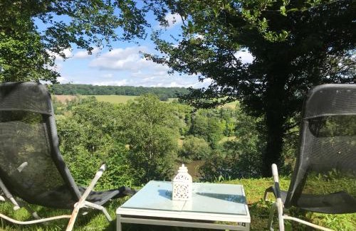 Traves House | Un Balcon en forêt