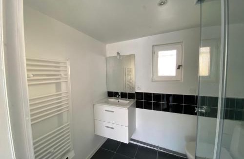 Villeneuve Apartment | Un coin en Provence