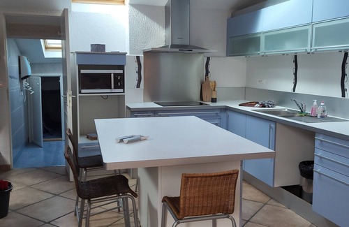 Salles-d'Aude Apartment | Un Immense Studio Atypique Entre la Vigne et la mer et son un Patio Intimiste
