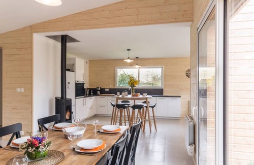 Trepied House | Una Familia - Feuillie