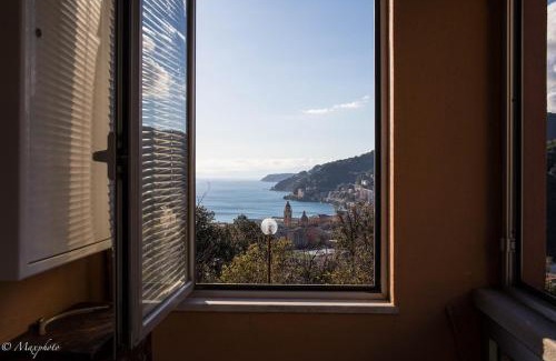 Voltri Apartment | Una finestra sul mare
