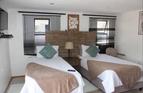 Phuthaditjhaba House | Unathi Guest Lodge