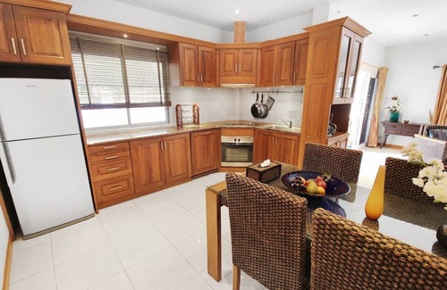 Nong Chaeng House | Unbeatable bungalow right out in the pool at Nordic Park Hill Jomthien Royal Cliff