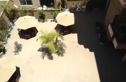 Pacific Terrace Condo | Unbeatable Location Downtown and Great Condo! You won't be disappointed!