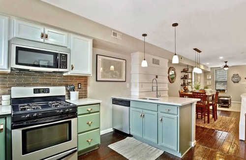 South Baltimore House | Unbeatable Location Walk Score 90 Modern House in Baltimore