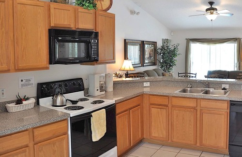 Thousand Oaks Villa | Unbeatable pool privacy ❤️ in a hidden tropical oasis close to Disney!