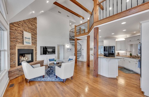 Cullman House | UNBEATABLE Smith Lake View - Few steps to water - Sleeps 11 - Year round water