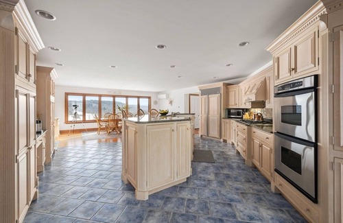 Wellsboro House | Unbeatable View, Pickleball, Hot Tub, Arcade, Pond