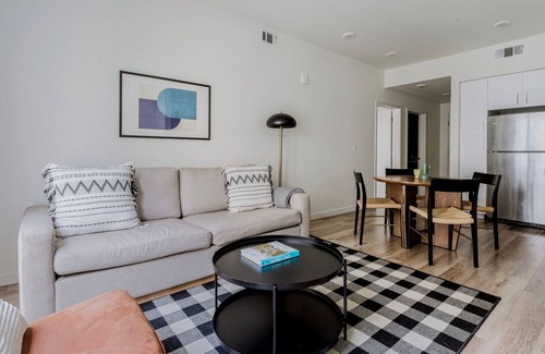 Hayward Apartment | Unbelievable Hayward 2BR w/Pool & Gym, near BART, by Blueground
