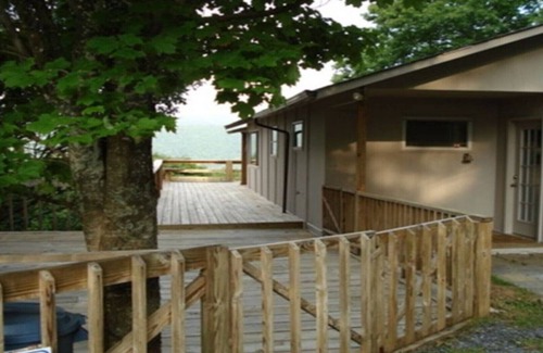 Roan Mountain House | Unbelievable Long Range Views