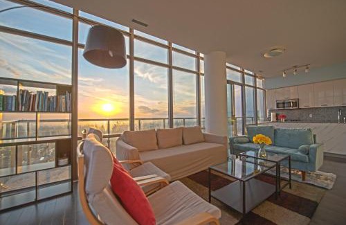 Bay Cloverhill Apartment | Unbelievable Penthouse View with 3 bedrooms