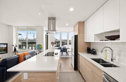 Inner Harbour Condo | Unbelievable waterfront condo, Modern 2 Bedroom, Downtown Victoria.