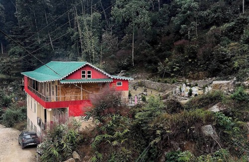 Darjeeling House | Uncharted Retreats - Nomee Homestay 5 double bed rooms and 1 premium attic room.
