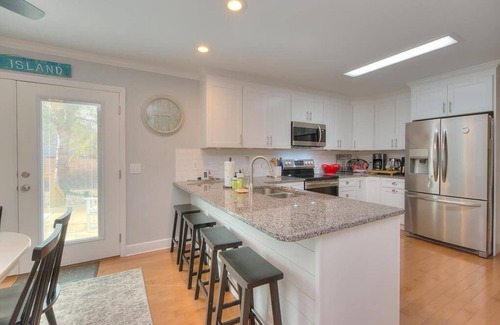 Tranquil Harbour House | Uncle Billy's Hideaway / Water Way Views and More!
