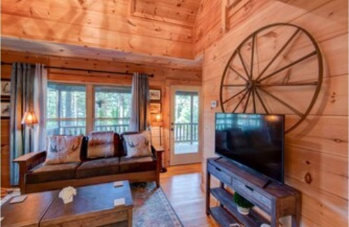 Valle Crucis Cabin | Uncle Earl's Haven at Heritage Hill!
