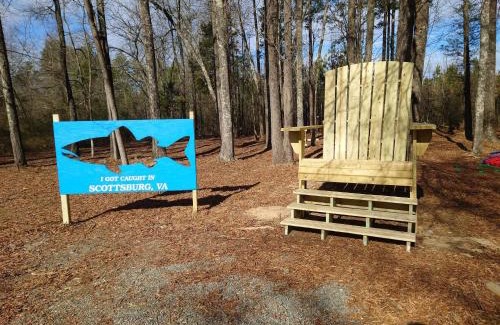 Scottsburg House | Uncle Nelson's Woodland Hideaway! Scottsburg, VA