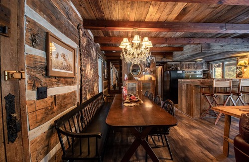 Grayling House | Uncle Tom's 3BDR Cabin For Nature Lover