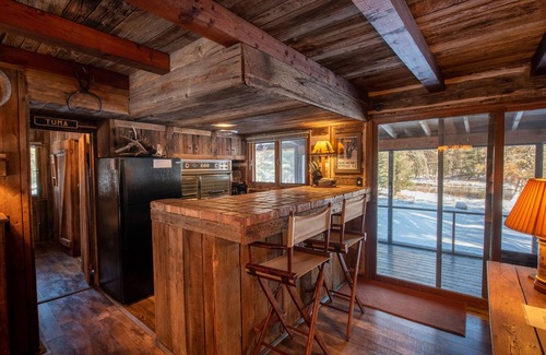 Grayling House | Uncle Tom's 3BDR Cabin For Nature Lover