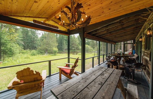 Grayling House | Uncle Tom's 3BDR Cabin For Nature Lover