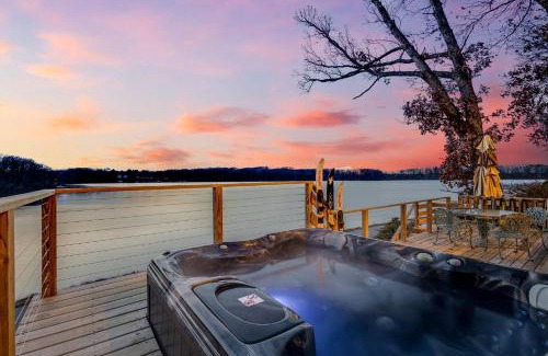 La Porte House | UncleLarry's Lake Place, Sleeps 10 & Hot Tub