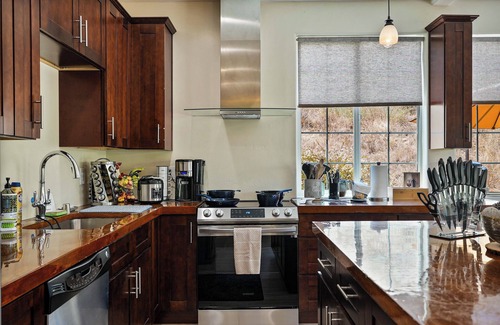 Temecula House | "Uncork and Unwind: Embrace Luxury in Wine Country."