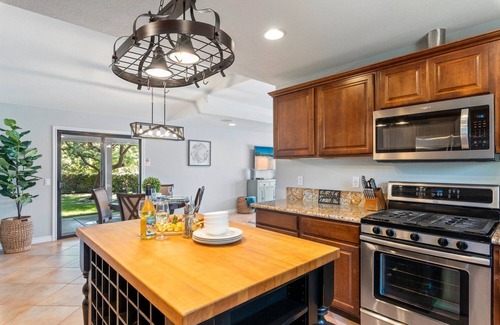 Murrieta House | Uncorked on Hayes-Monthly Rental