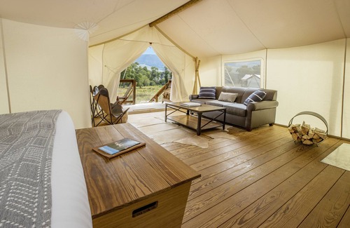Livingston Cabin | Under Canvas North Yellowstone