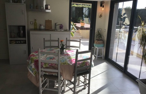 Laudun Apartment | Under the chestnut trees between Provence and Occitania