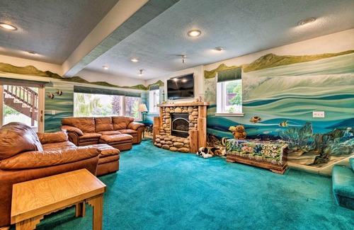 Millcreek Apartment | Under the Sea and Ski Apt with View, Near Dwtn
