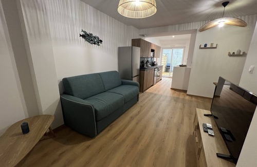 Boulogne-Centre Apartment | Under the Sea: 4–6 people, terrace, spa