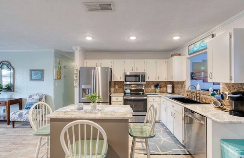 Port Orange House | Under The Sea Pool and Hot Tub