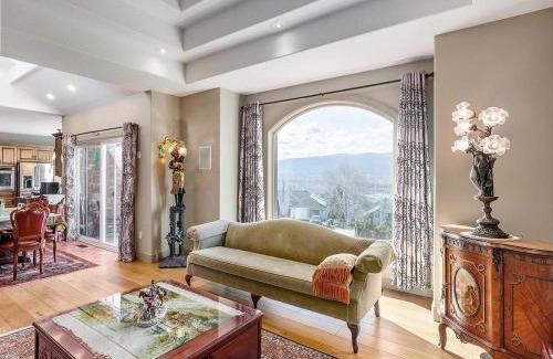 Dilworth Mountain Estates Bed & Breakfast | Under the Tree - Bed & Breakfast