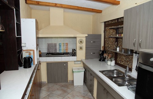 Medulin House | Under the Walnut Tree Pomer - Family & pet-friendly, big lawn, greenery, nature