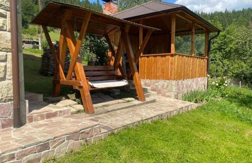 Yaremche Apartment | UNDERHILLs house