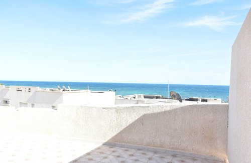 Beni Khiar House | Une Belle Villa au Bord de la mer !