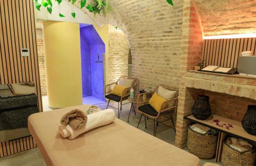 Centre Ville Bed & Breakfast | Une maison en ville, Hyper Centre ville, Spa