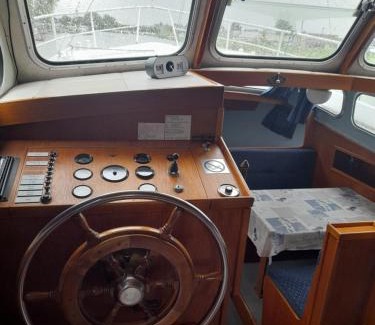 Nevers Boat Rental | Une nuit sur l'eau à bord de l'IDEAAL