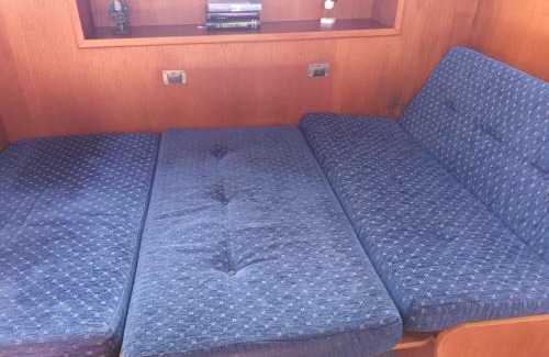 Nevers Boat Rental | Une nuit sur l'eau à bord de l'IDEAAL