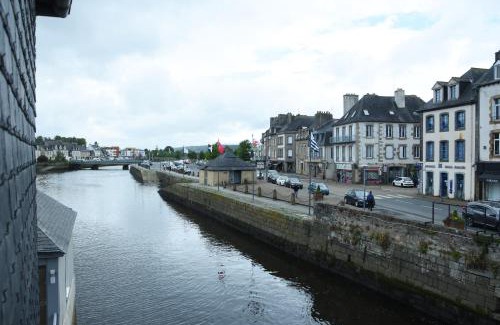 Landerneau Apartment | une nuit sur le pont 1