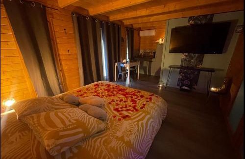 Eyguieres Apartment | Une Pause Douceur - Suite All in Wood